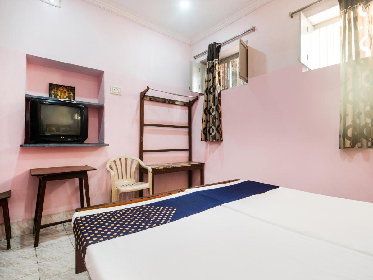 Kākināda Spot On 75742 Sri Devi Lodge المظهر الخارجي الصورة