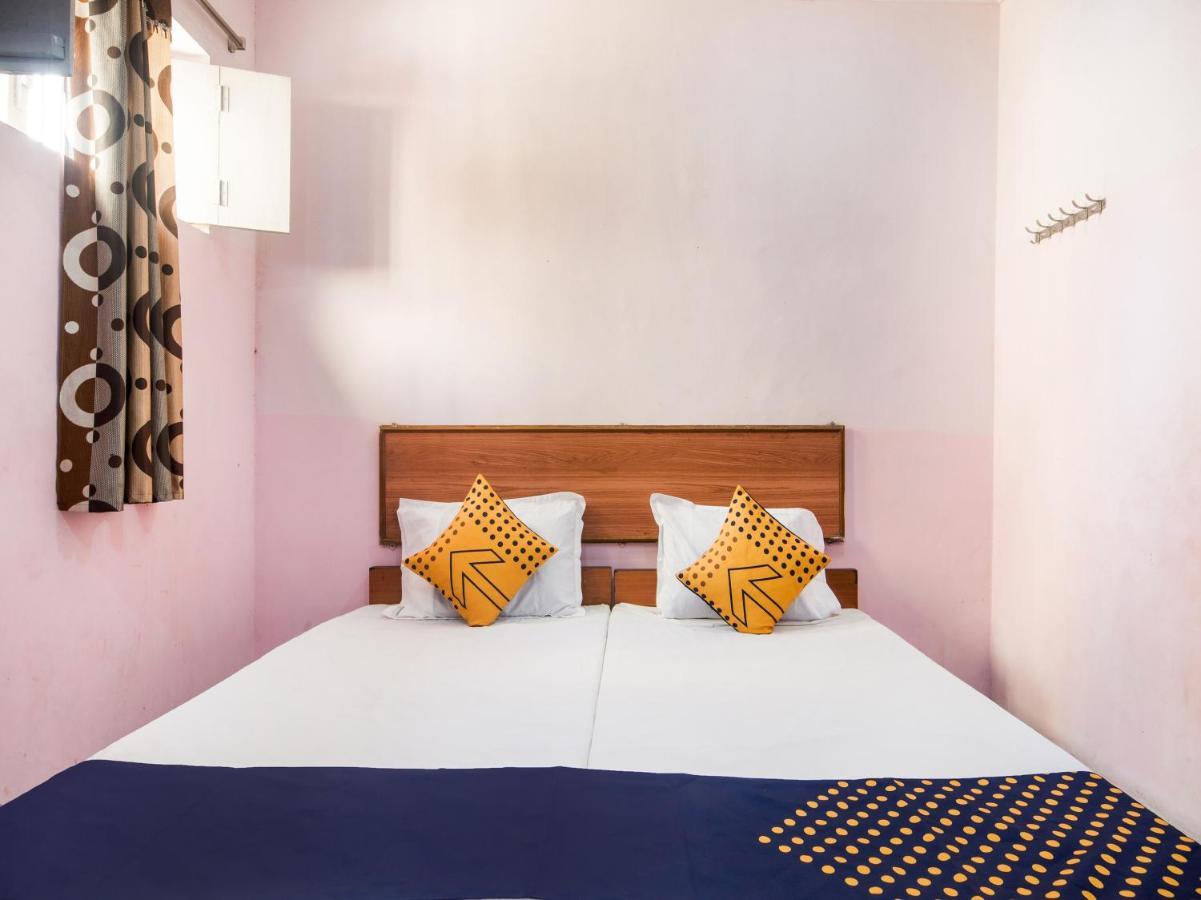 Kākināda Spot On 75742 Sri Devi Lodge المظهر الخارجي الصورة